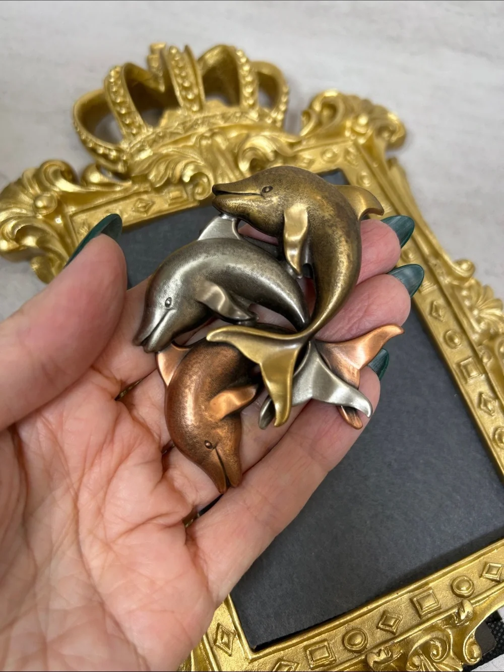 K&T elegant dolphin